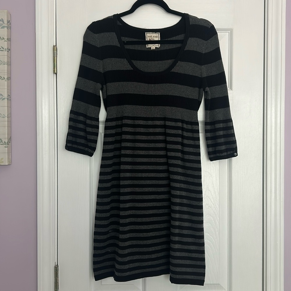 Pink Rose sweater dress, size XL. Looks small but is stretchy soft sweater.